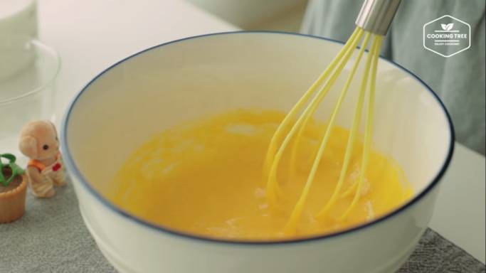 ilustrasi adonan custard (dok. youtube.com/Cooking tree 쿠킹트리)