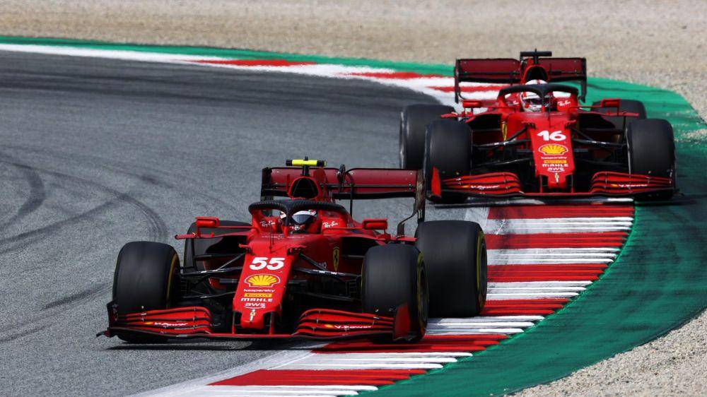Carlos Sainz dan Charles Leclerc (formula1.com)
