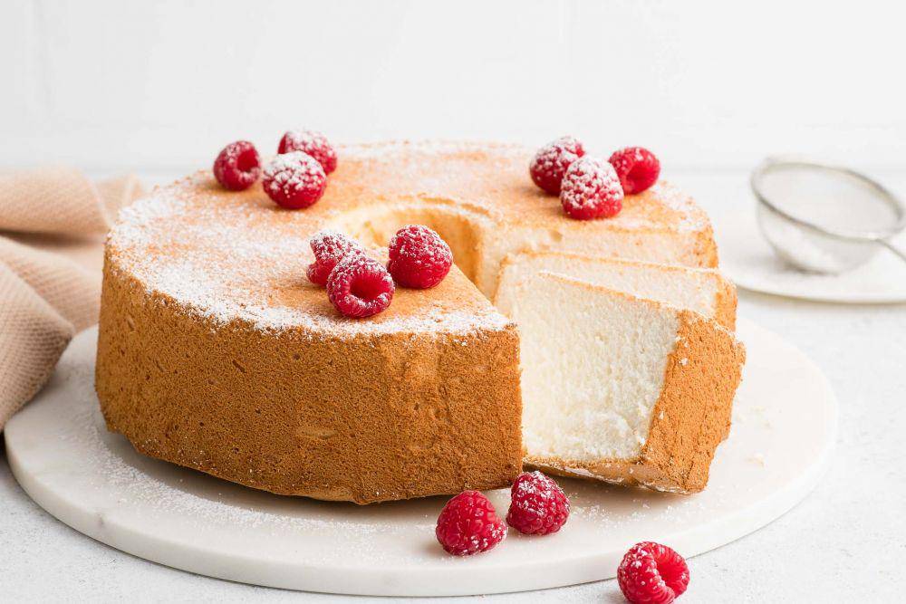 ilustrasi angel food cake (eatlittlebird.com)