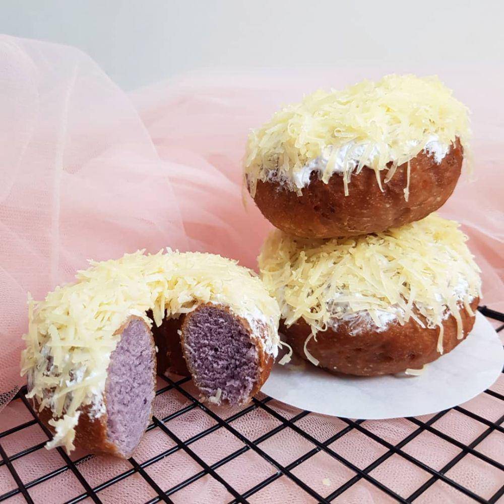 Donat ubi. (instagram.com/baking_grandma)