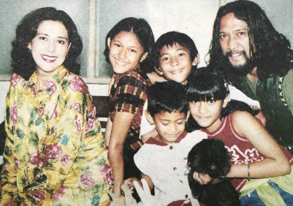 masa kecil Nana Mirdad (instagram.com/happymemories85)