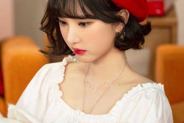 Eunha (instagram.com/viviz_eunhas)