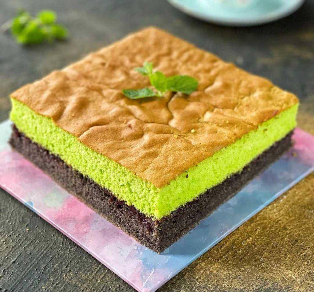 Bolu lapis pandan ketan hitam (instagram.com/dewixdonce.dd)