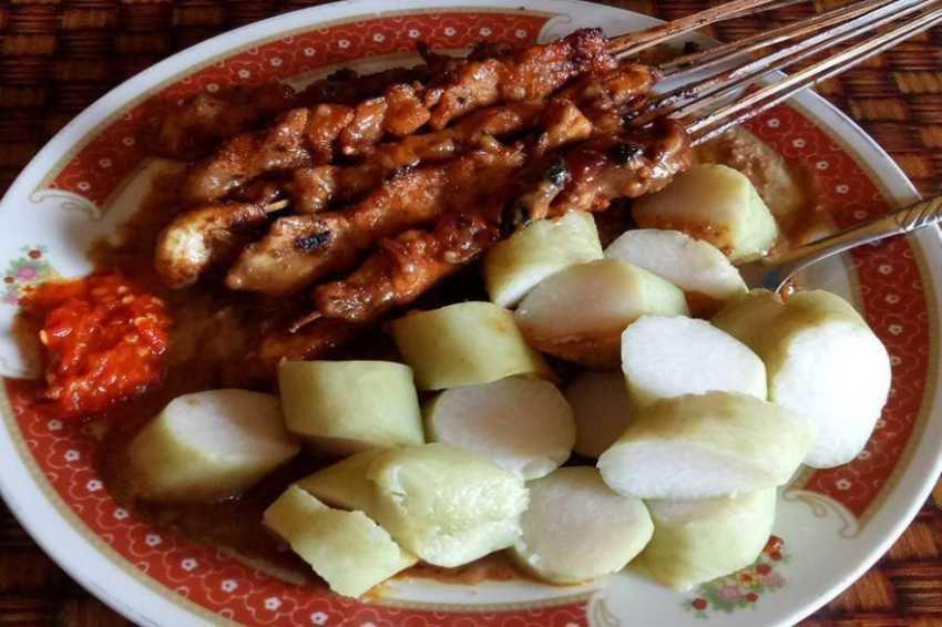 Tempat Makan Legendaris di Tangerang yang Tak Lekang Dimakan Waktu