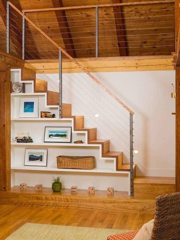 ilustrasi memanfaatkan space di bawah tangga rumah (bobvila.com)