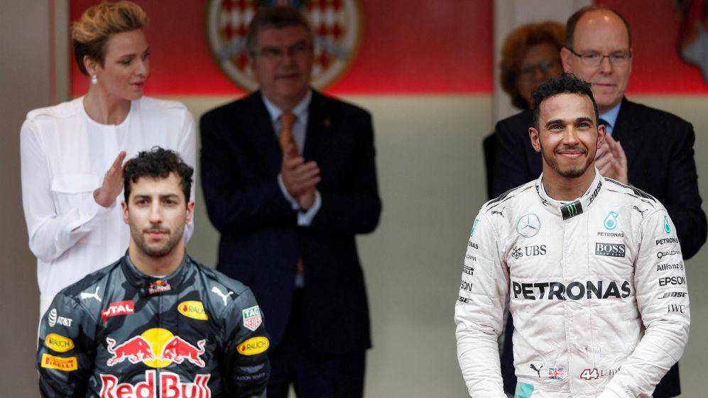 Daniel Ricciardo terlihat kecewa usai gagal menang pada GP Monako 2016. (formula1.com)