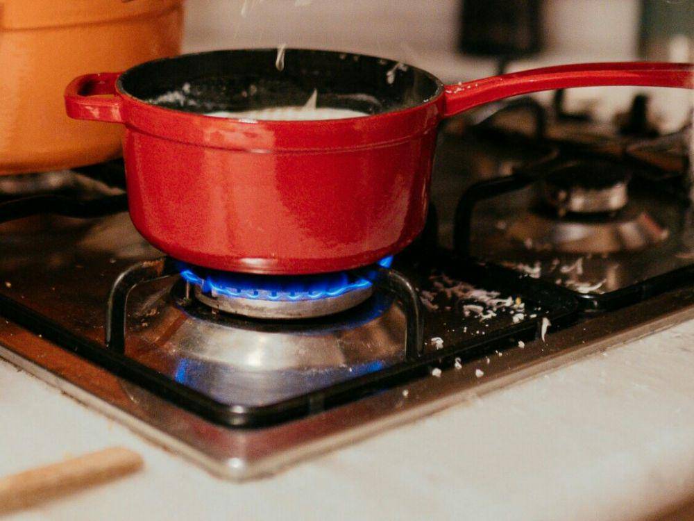 ilustrasi memasak beras (pexels.com/@furkanfdemir)