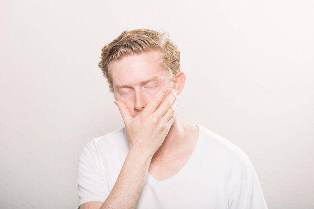 ilustrasi mual dan pusing (unsplash.com/@kylejglenn)