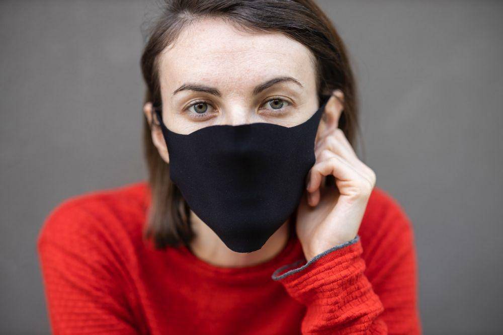 ilustrasi masker kain (pexels.com/Engin Akyurt)