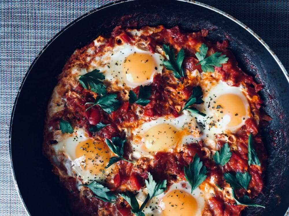 ilustrasi telur ceplok lada hitam (pexels.com/Julia Khalimova)