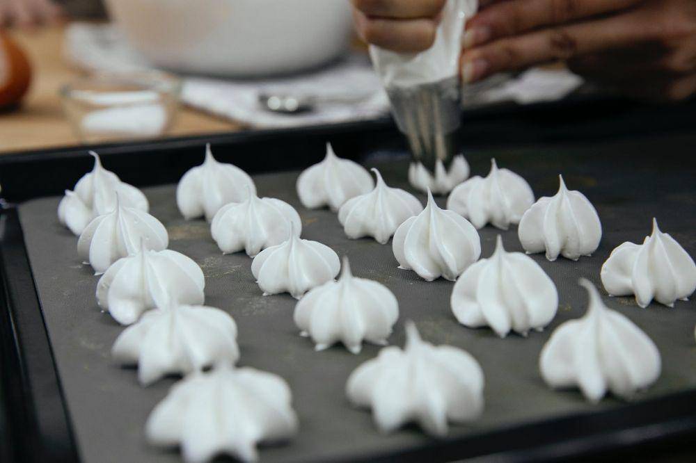 ilustrasi meringue (pexels.com/Katerina Holmes)