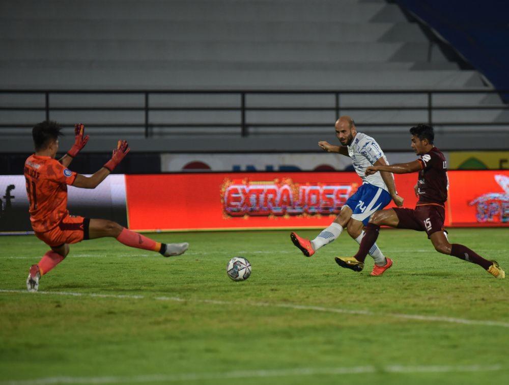 Persib Masih Tumpul, Robert Bela Duo Striker Brasil