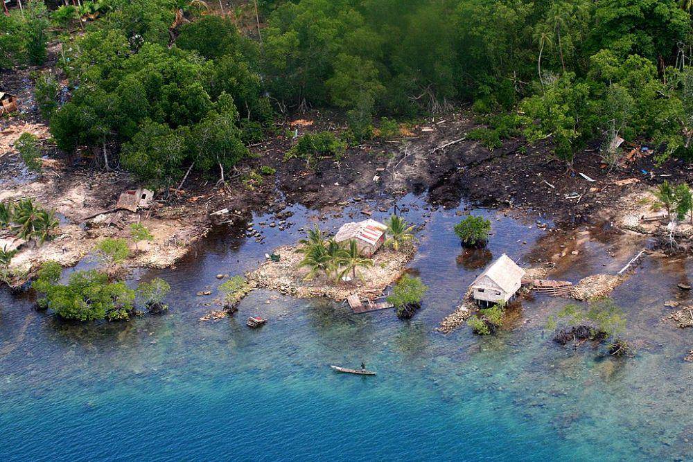 ilustrasi penampakan dampak tsunami di Solomon 2007 (commons.wikimedia.org/AusAID)