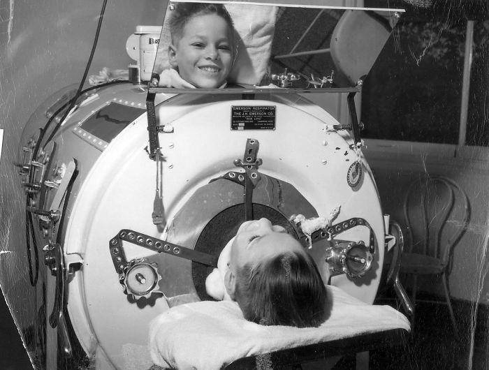 iron lungs (boredpanda.com)