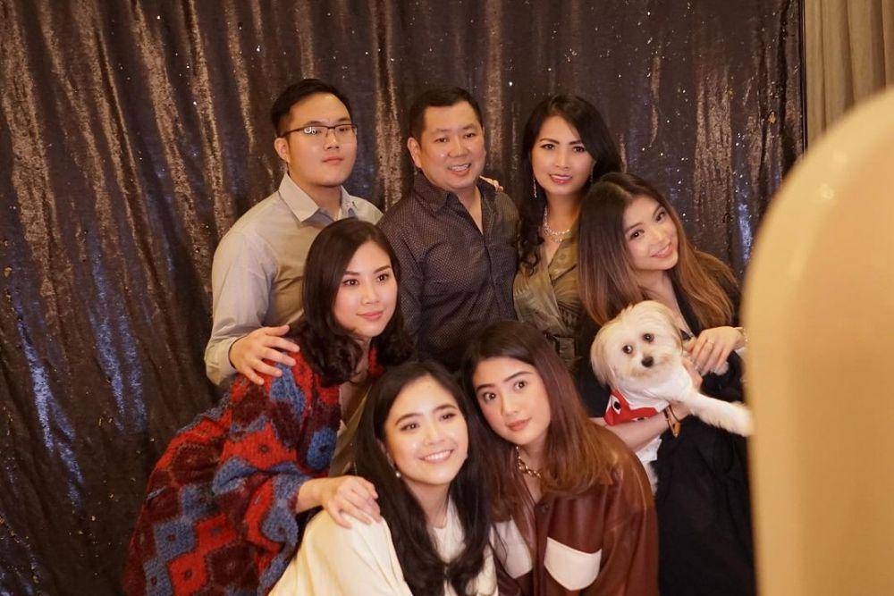 potret Liliana Tanoe dan keluarga (instagram.com/jessicatanoe)