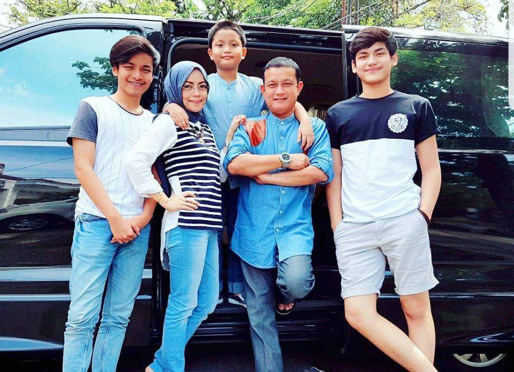 potret Irzan Faiq dan keluarga (instagram.com/ratunadia19/)