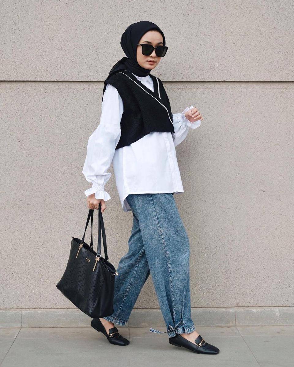 celana jeans ala Alifia Diannisa (instagram.com/alfdns)