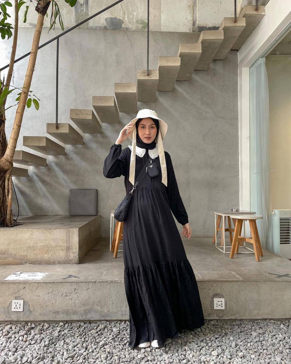 dress polos ala Inas Rana (instagram.com/inasrana)