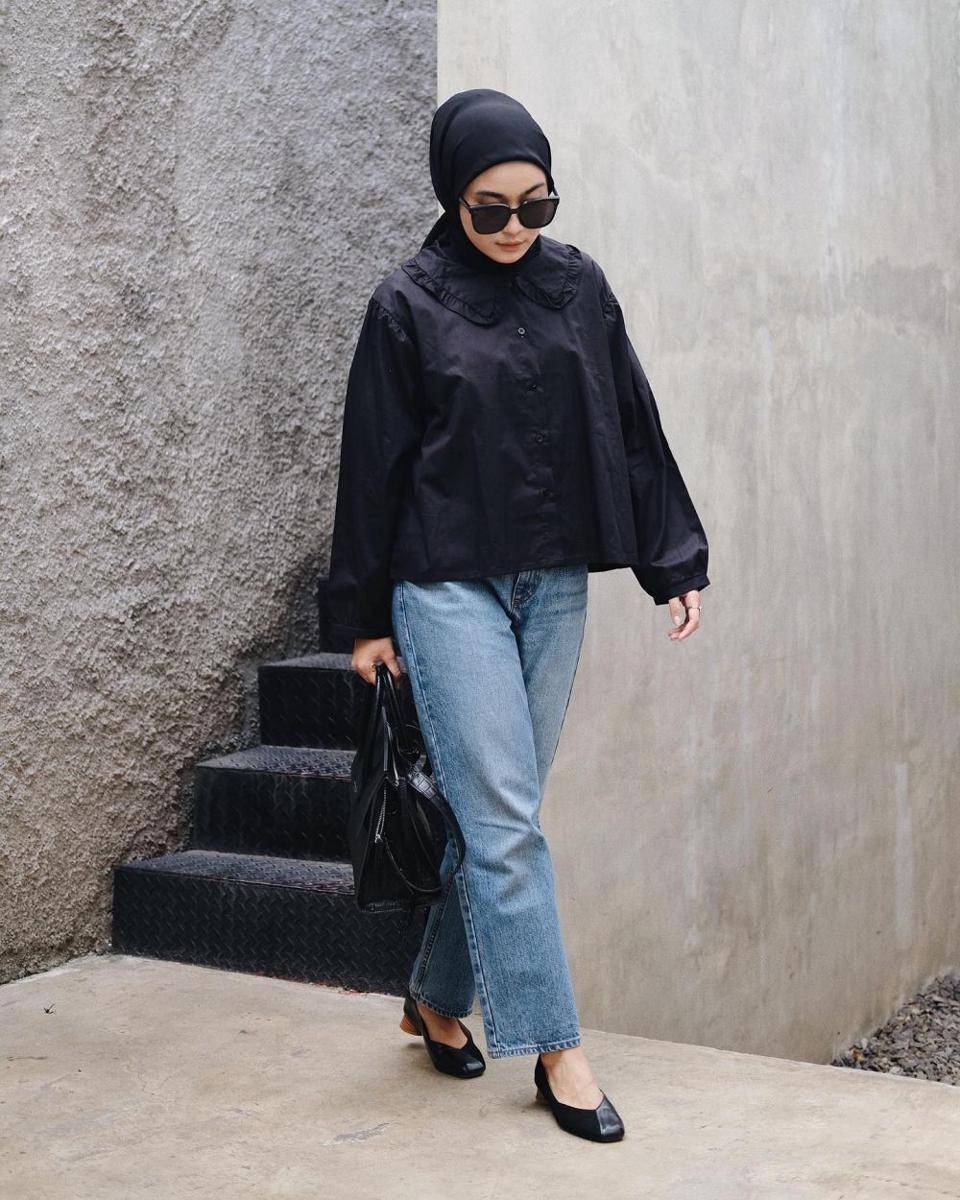 celana jeans ala Alifia Diannisa (instagram.com/alfdns)