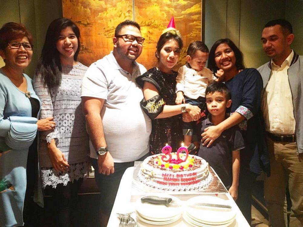 potret Rita Butar-butar dan keluarga (instagram.com/ritabutarbutar16)