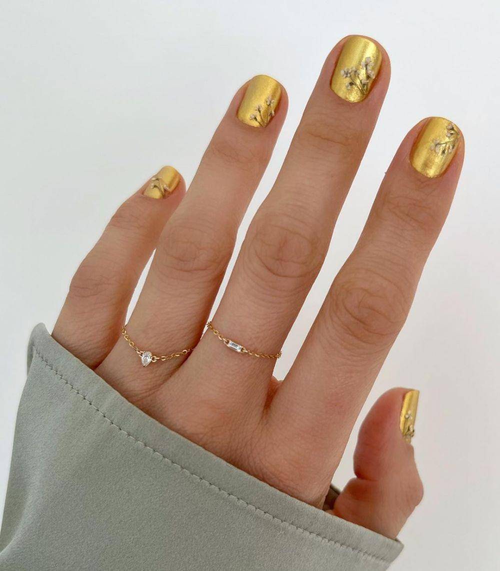 ilustrasi nail art untuk kuku pendek (instagram.com/betina_goldstein)