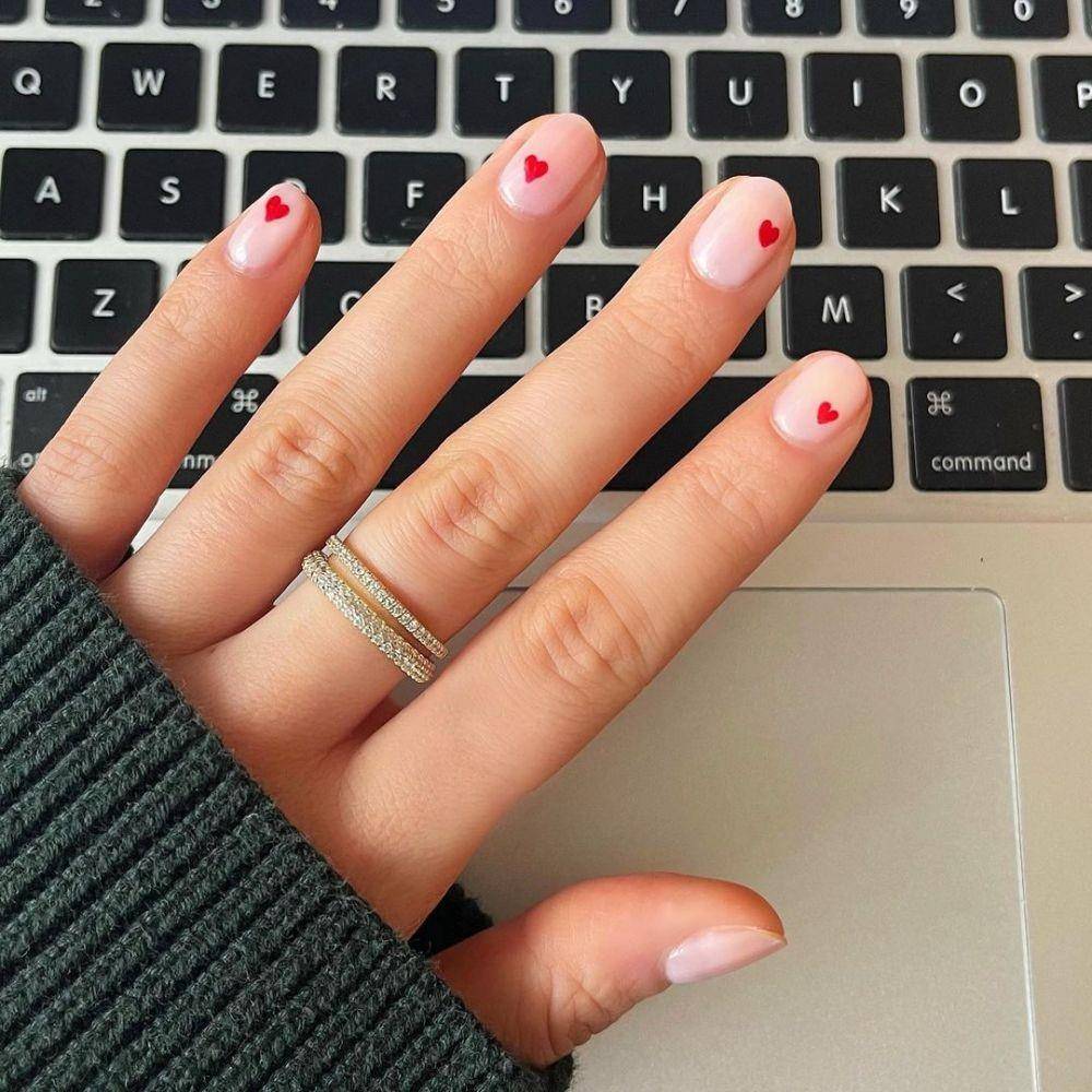 ilustrasi nail art untuk kuku pendek (instagram.com/oliveandjune)