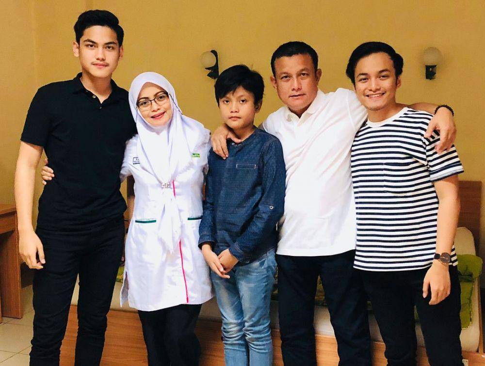 potret Irzan Faiq dan keluarga (instagram.com/ratunadia19/)