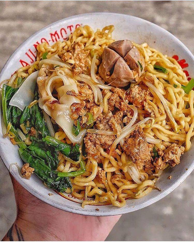 menu di Bakmi Bangka 777 Aloiy (www.instagram.com/bakmibangka777aloiy)