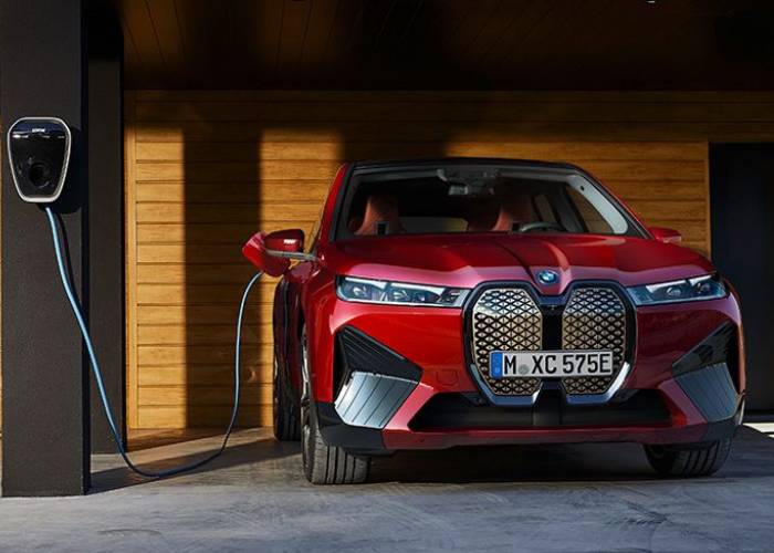 Untuk pengisian10-80% BMW iX hanya membutuhkan 35 menit (bmw.co.id)