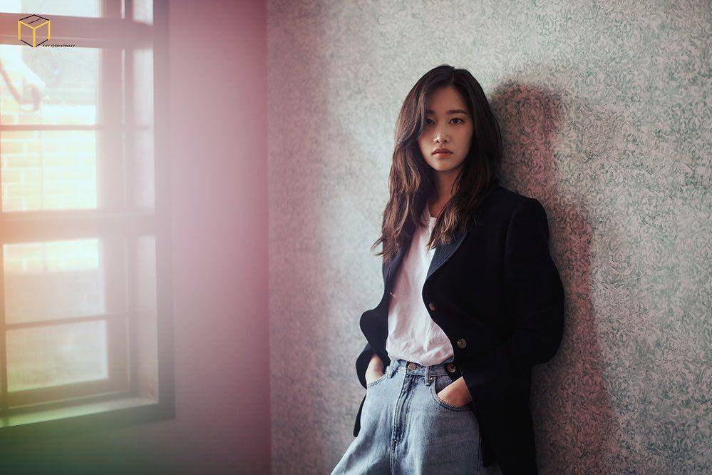Jeon Jong Seo (instagram.com/mycompany_official)