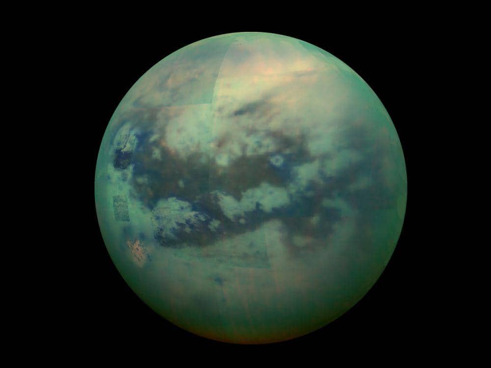 Titan adalah bulan milik Saturnus yang juga diduga memiliki kehidupan. (npr.org/NASA)