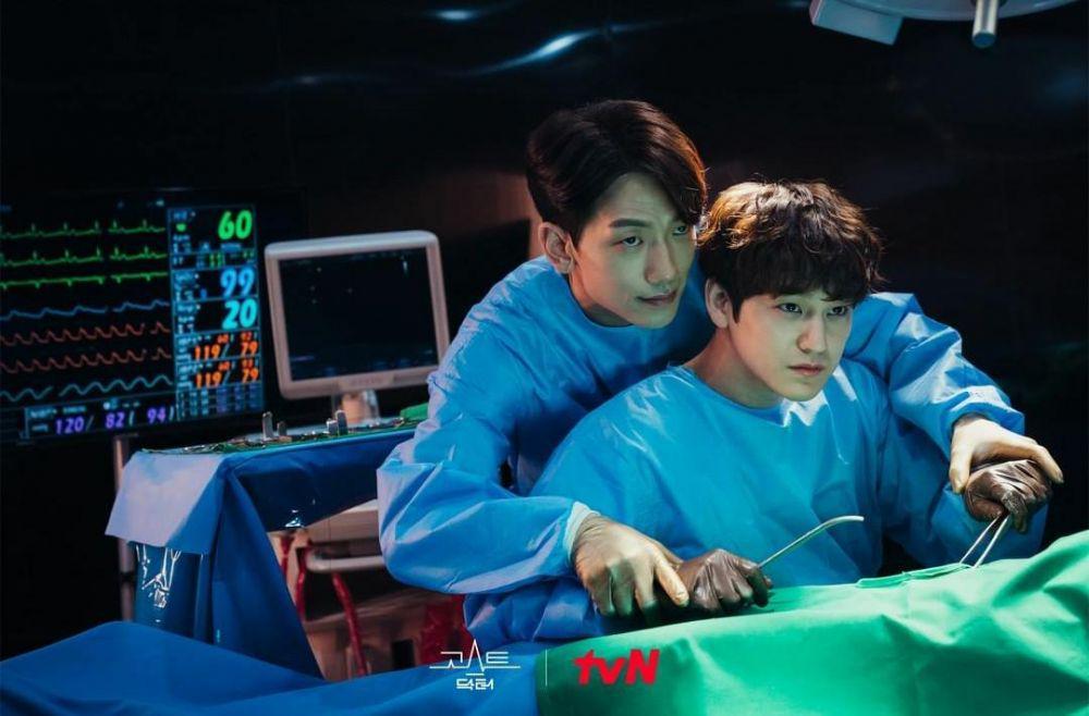 Rain dan Kim Bum di drama Ghost Doctor (instagram.com/tvn_drama)