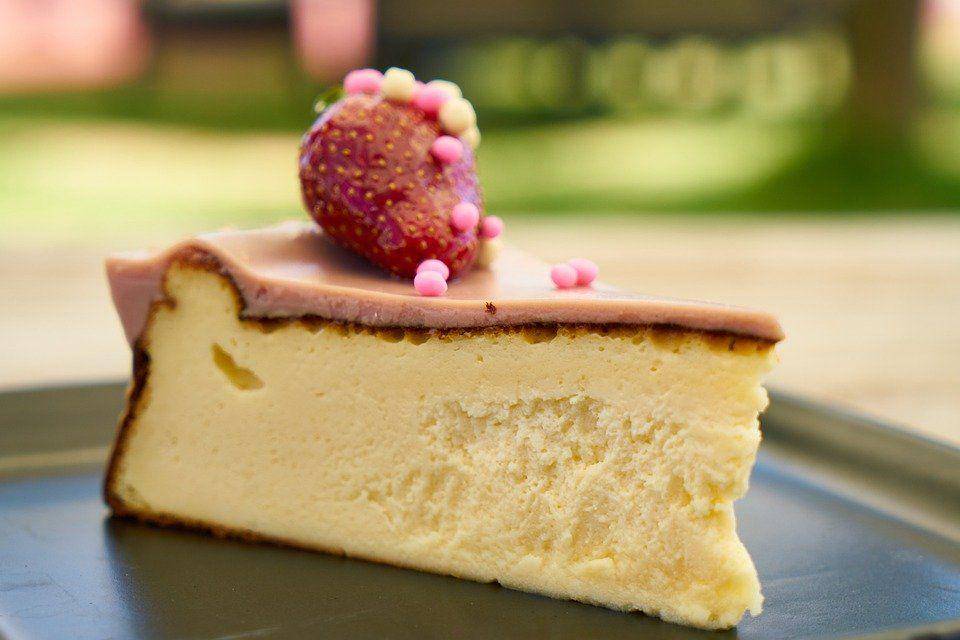 ilustrasi milky soft cheese cake (pixabay.com/Engin Akyurt)