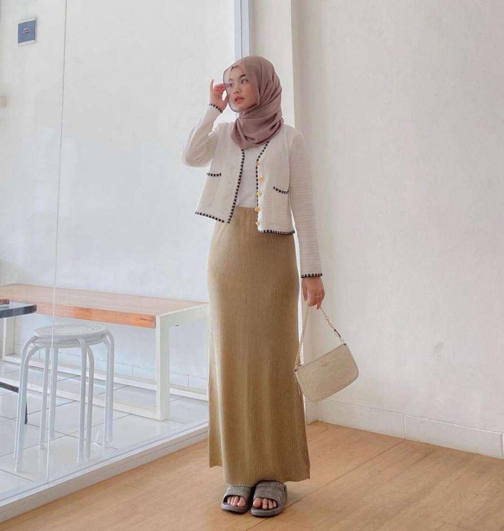 style hijab crop outer (instagram.com/nolaclr.a)