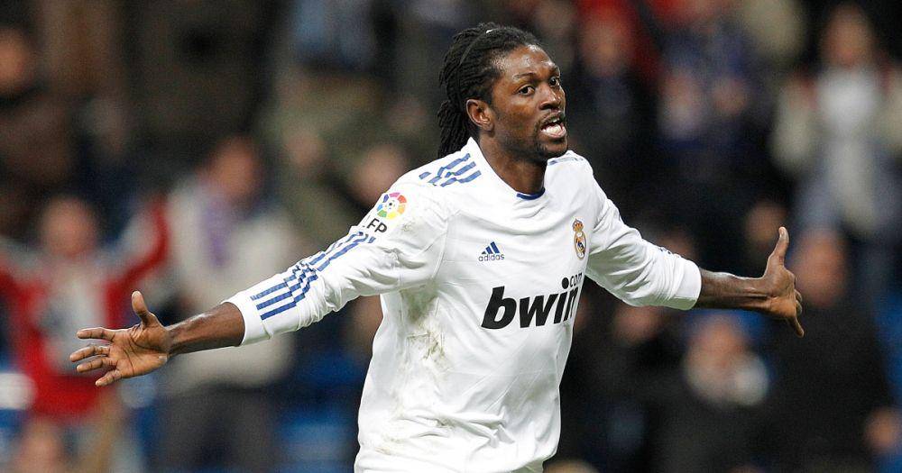 Emmanuel Adebayor bermain untuk Real Madrid. (planetfootball.com)