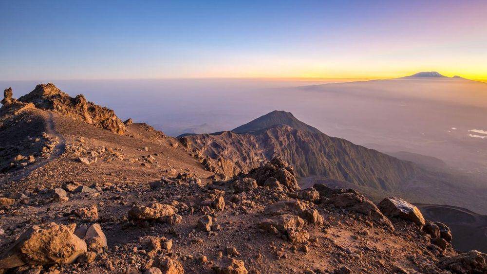 Gunung Meru (kimkim.com)