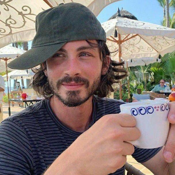 Logan Lerman (instagram.com/loganlermanofficial)