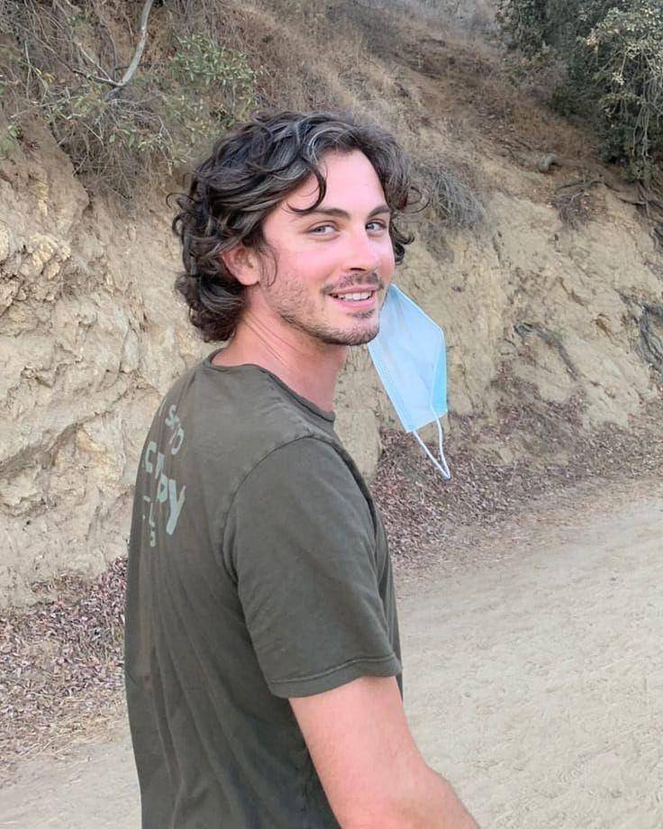 Logan Lerman (instagram.com/loganlermanofficial)