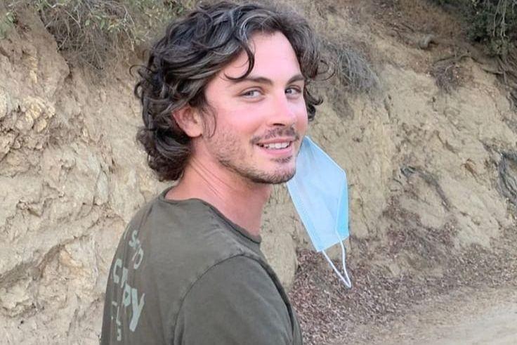 Ulang Tahun ke-30, 10 Potret Logan Lerman yang Semakin Berkarisma