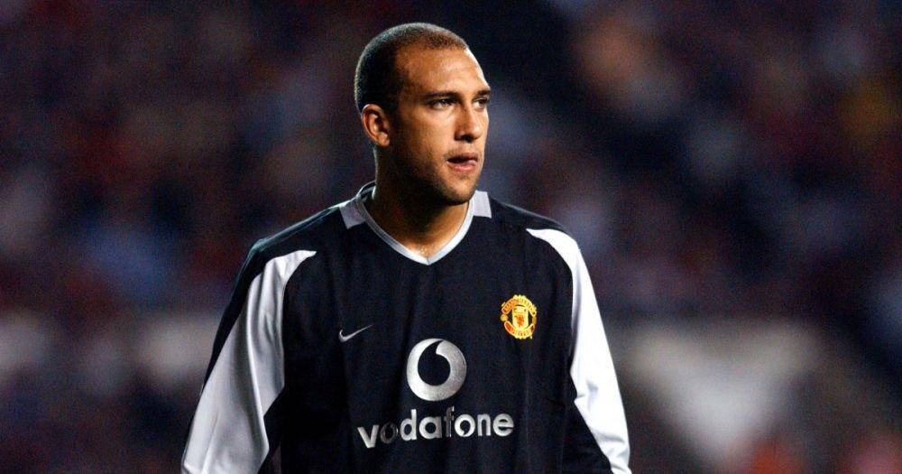 Tim Howard bermain untuk Manchester United. (planetfootball.com)