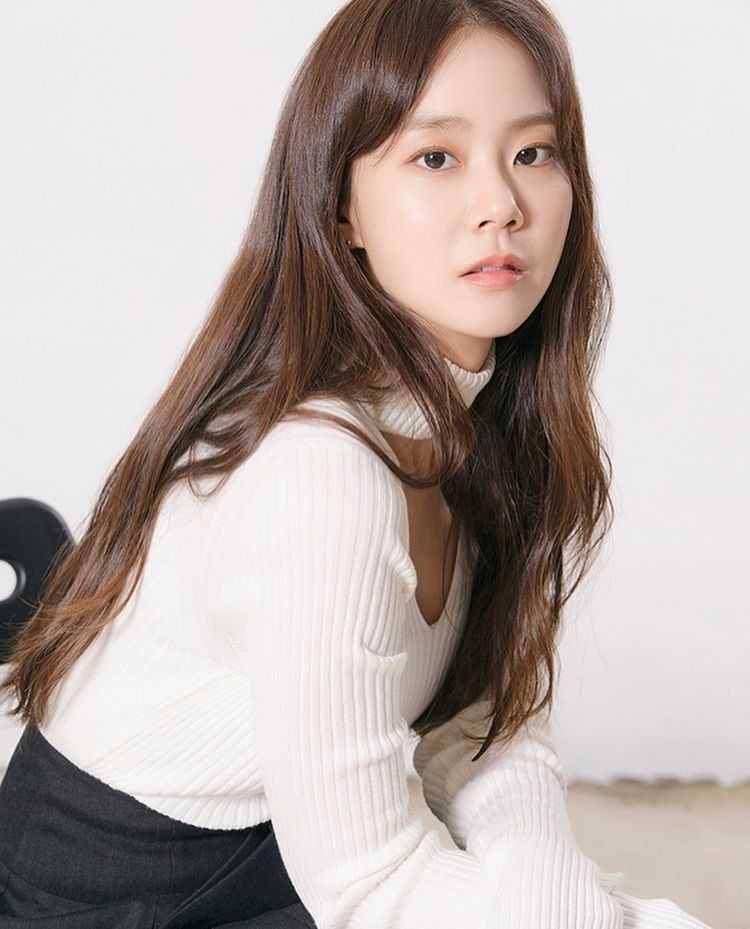 Han Seung Yeon (instagram.com/thesy88)