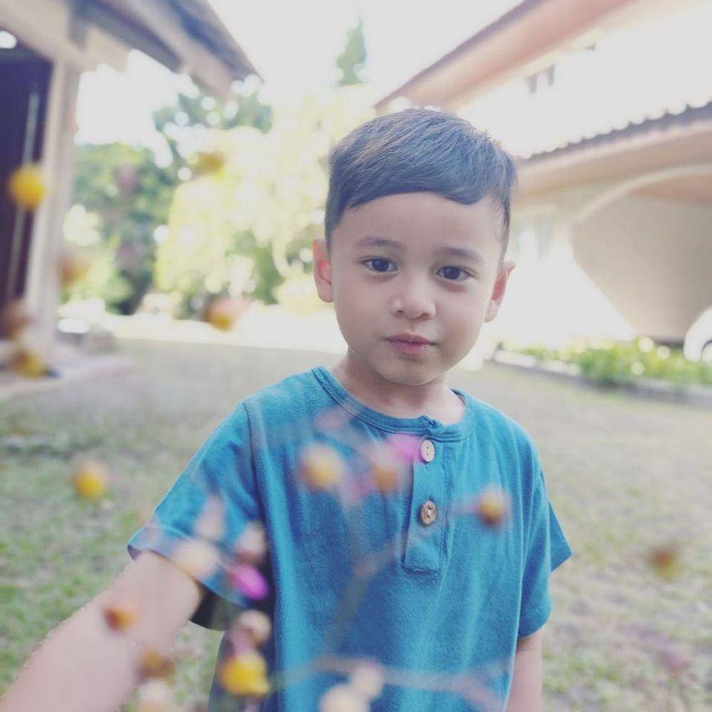 Alem Isco (instagram.com/aryanifitriana24)