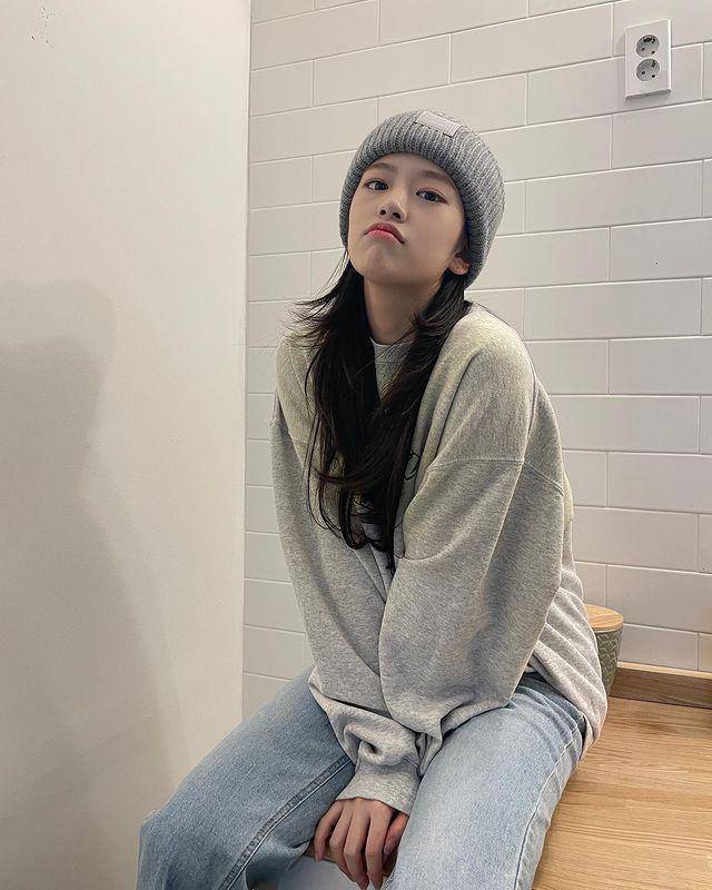 Yujin IVE (instagram.com/_yujin_an)
