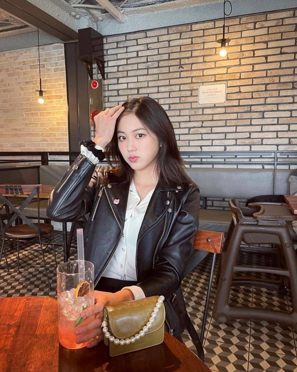 Kwon Eun Bin (instagram.com/superb_ean)