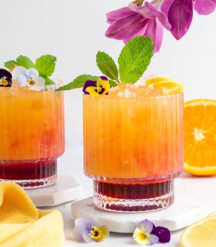Sunrise Mocktail (instagram.com/themindfulmocktail)