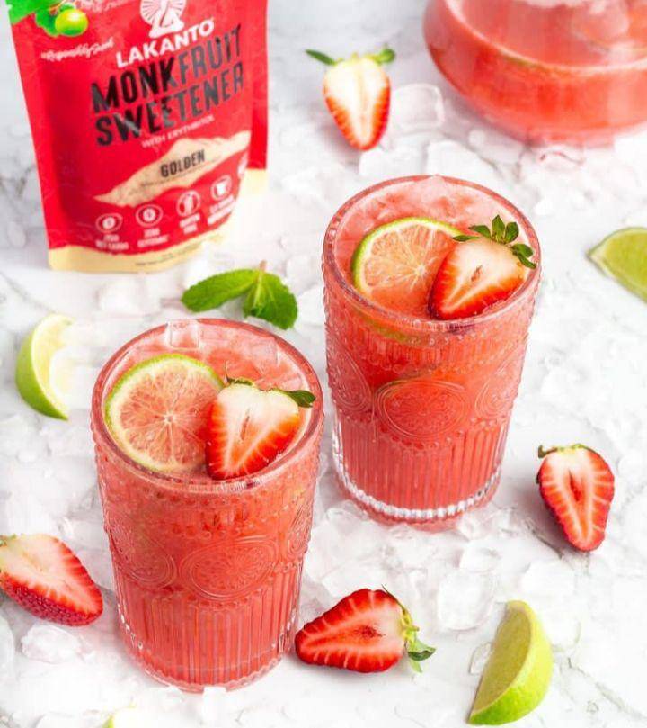 Strawberry Agua Fresca (instagram.com/themindfulmocktail)