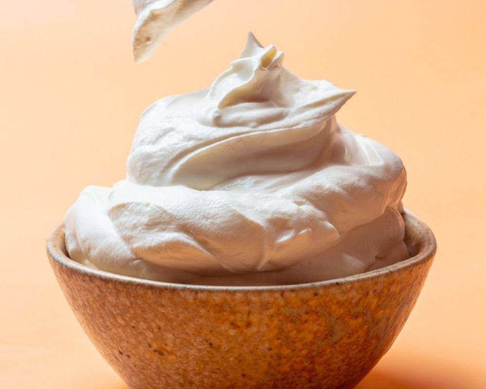 ilustrasi whipped cream (instagram.com/schoolnightvegan)