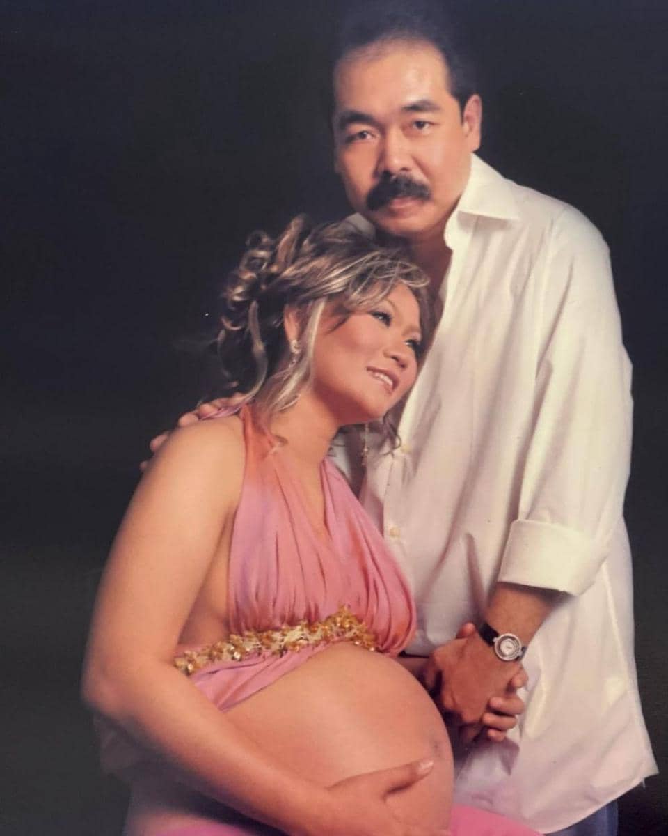 maternity shoot Inul Daratista (instagram.com/inul.d)