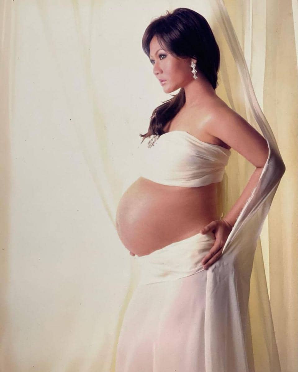maternity shoot Inul Daratista (instagram.com/inul.d)