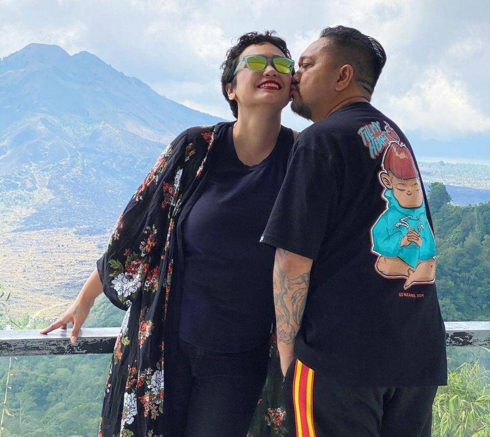 potret Feby Febiola bersama suami (instagram.com/febyfebiola)